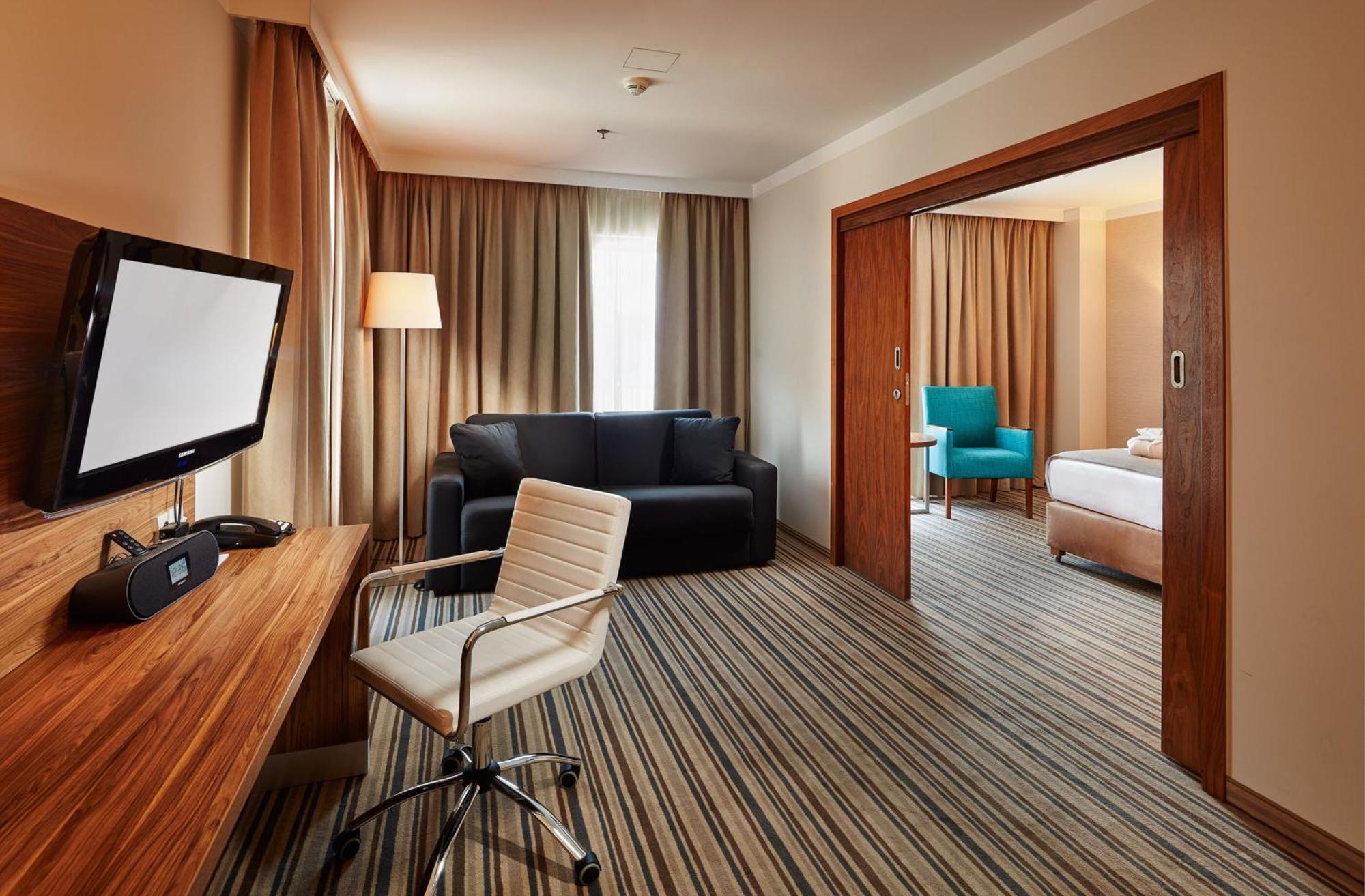 Holiday Inn Lodz By Ihg Exterior photo